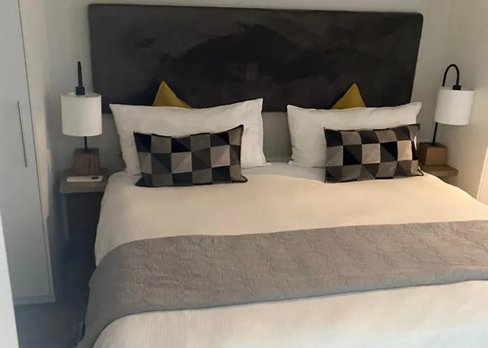 Luxurious 2 Bedroom @ The Regency Hotel
